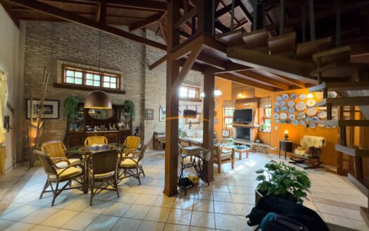 Charme e Conforto em Condomínio Fechado – Ideal para sua Família