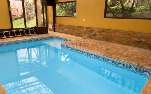 Charme e Conforto em Condomínio Fechado – Ideal para sua Família