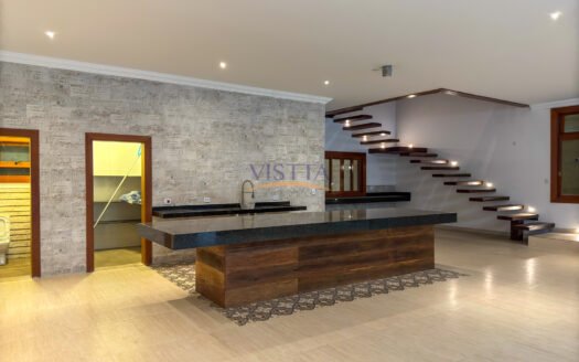 5 Suítes e Ampla Área de Convivência Social