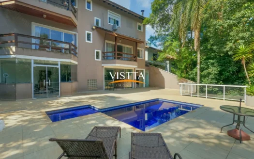 Casa com 4 Suítes, Piscina Aquecida e Espaço Gourmet