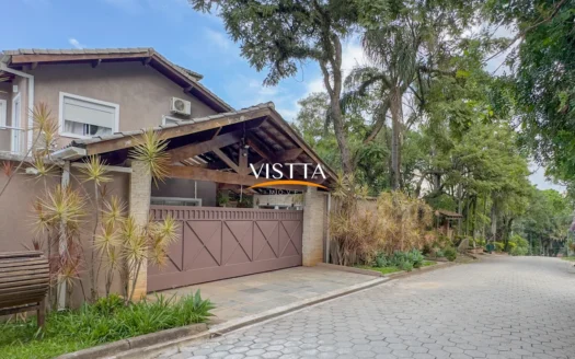 Casa com 4 Suítes, Piscina Aquecida e Espaço Gourmet